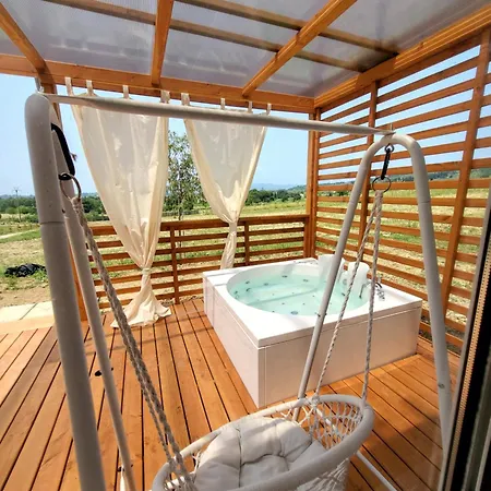 אתר קמפינג Viovillas Glamping ארצו